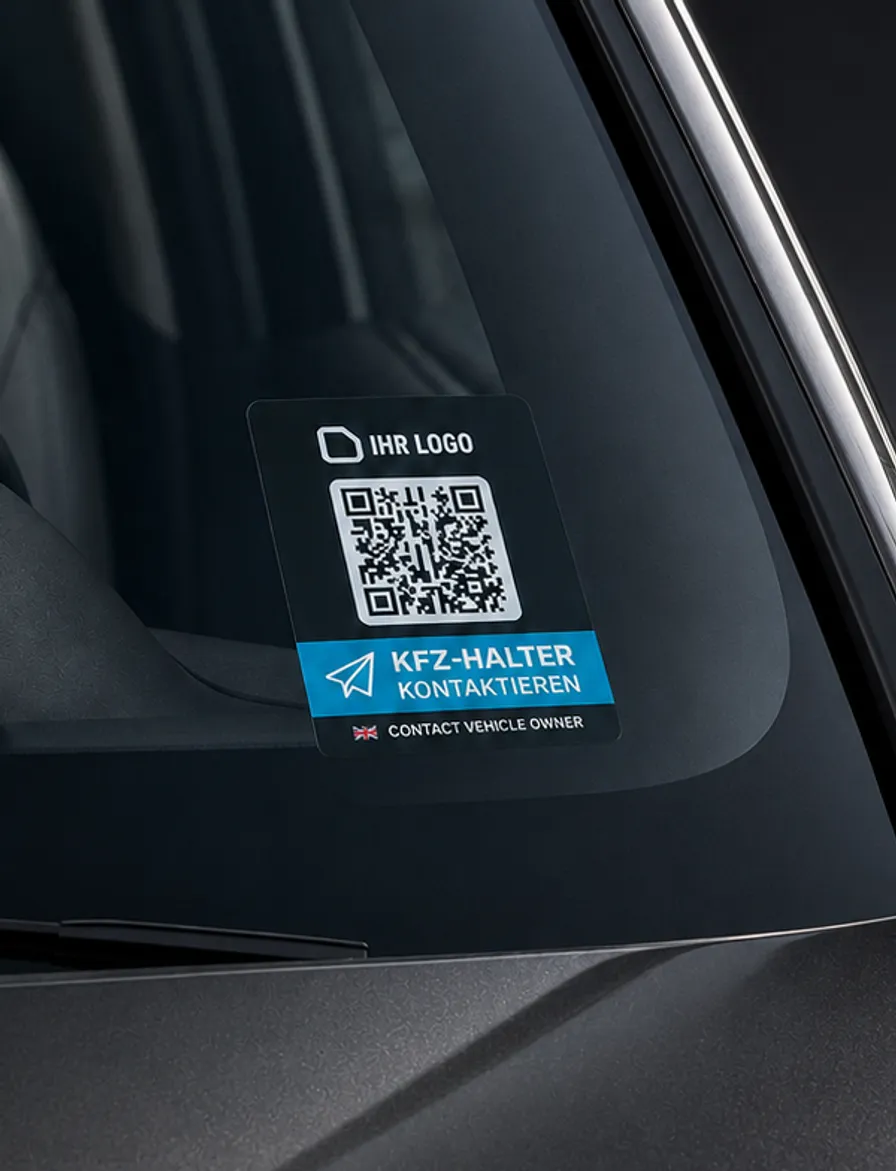 KFZ-Aufkleber mit QR-Code an der Fahrzeugscheibe